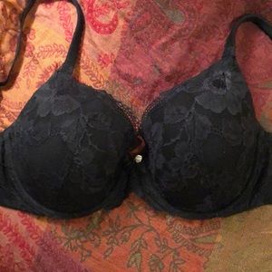 Victoria’s Secret black lace bra 34D
